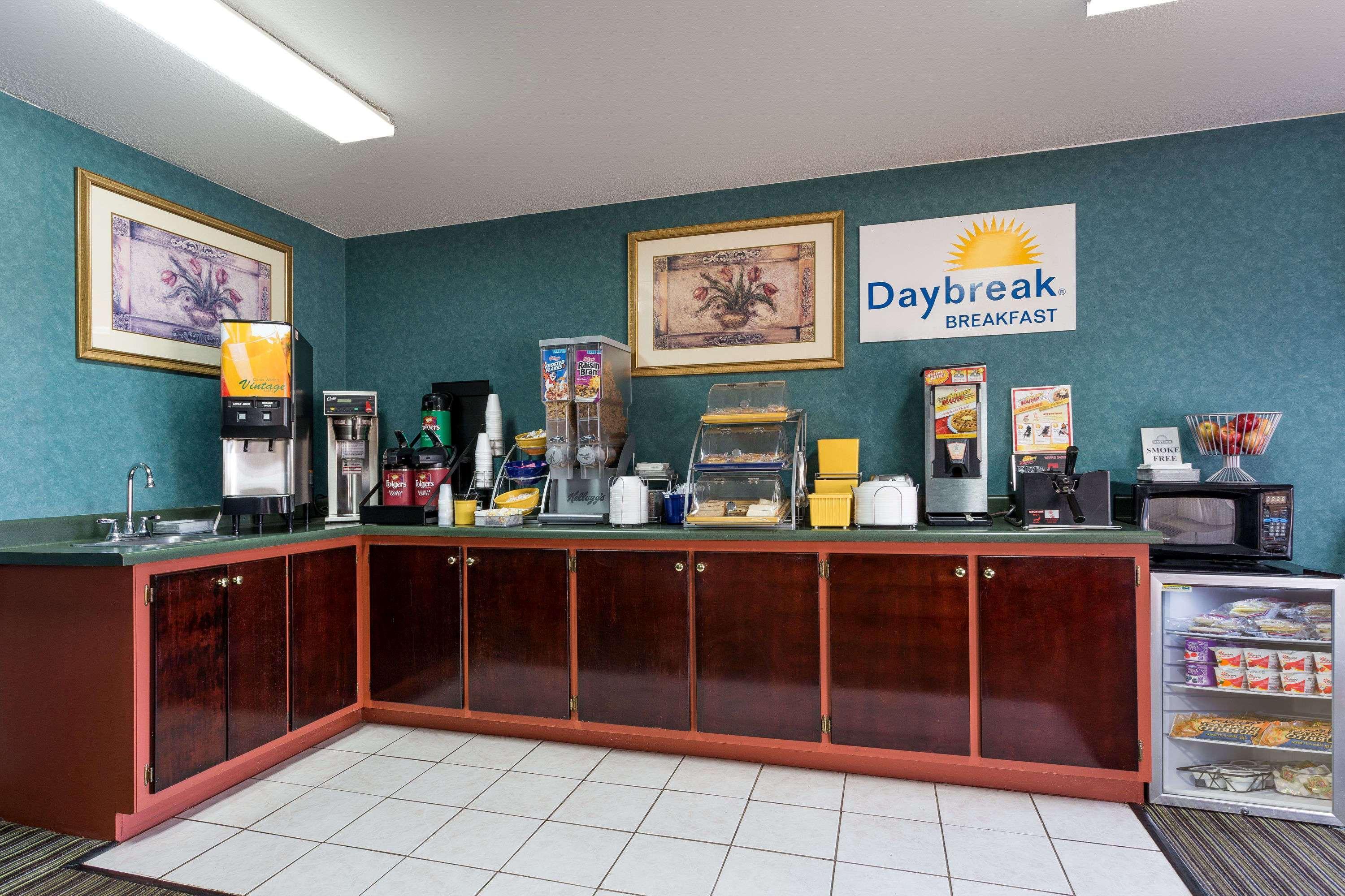 Days Inn By Wyndham Dickson Exterior photo